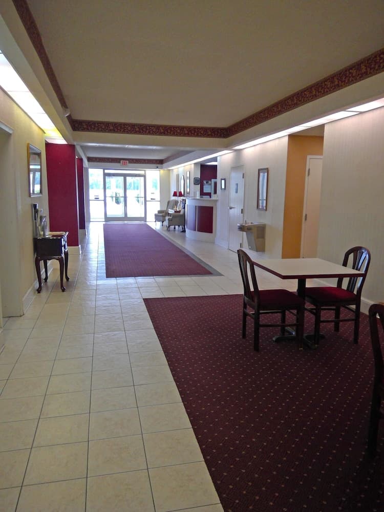 Americas Best Value Inn Kinston interior in Kinston, NC — gallery photo 2