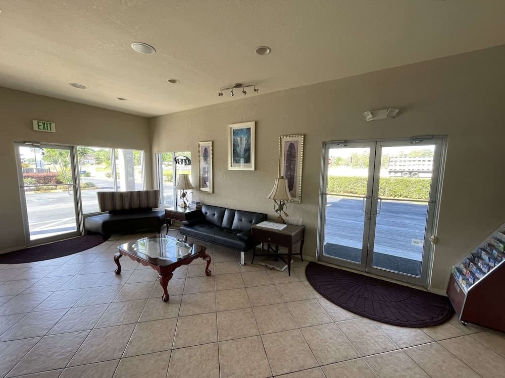 Rodeway Inn Lake Wales - Winter Haven interior in Lake Wales, FL — gallery photo 2