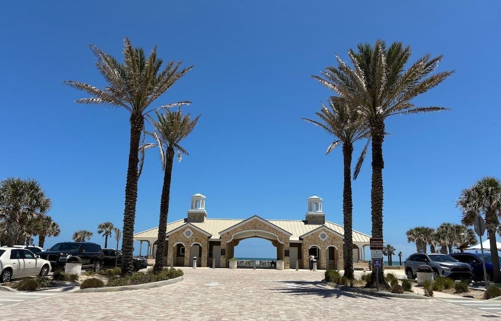 Georgian Inn Beach Club — hotel in Ormond Beach, Florida