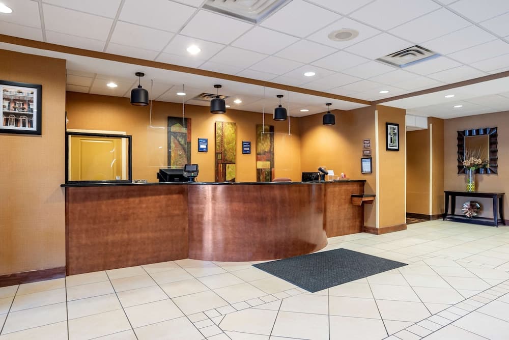 Best Western St. Francisville Hotel interior in St. Francisville, LA — gallery photo 2