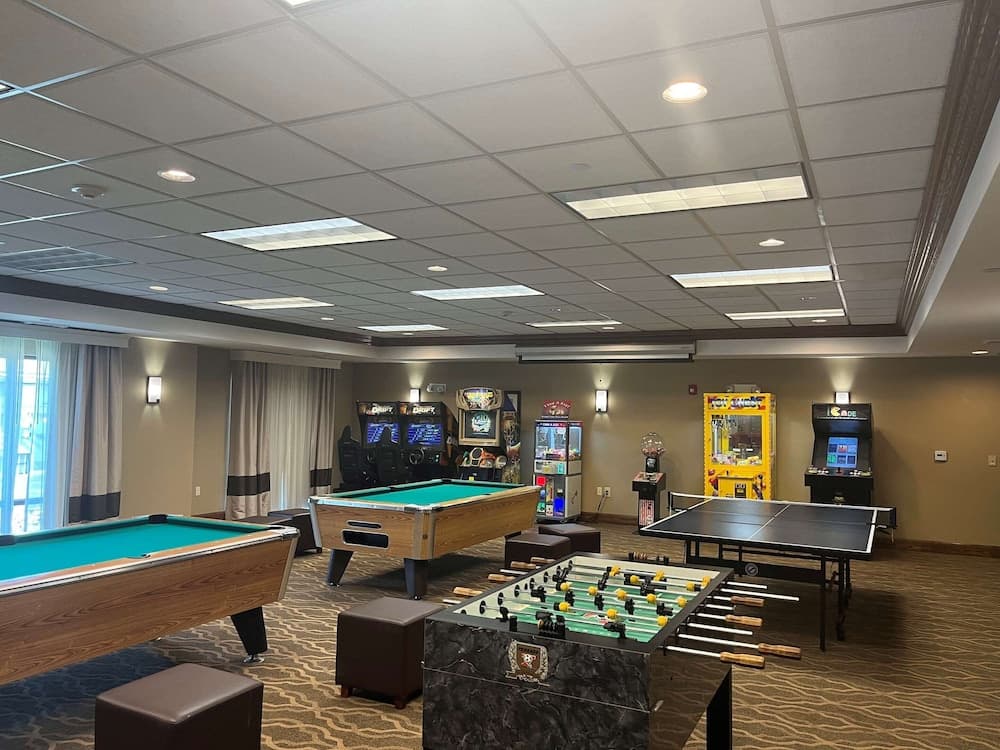 Comfort Suites Oshkosh West gallery photo in Oshkosh, WI — image 37