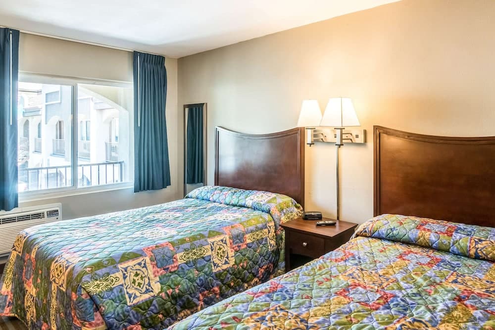 Rodeway Inn Regalodge gallery photo in Glendale, CA — image 14