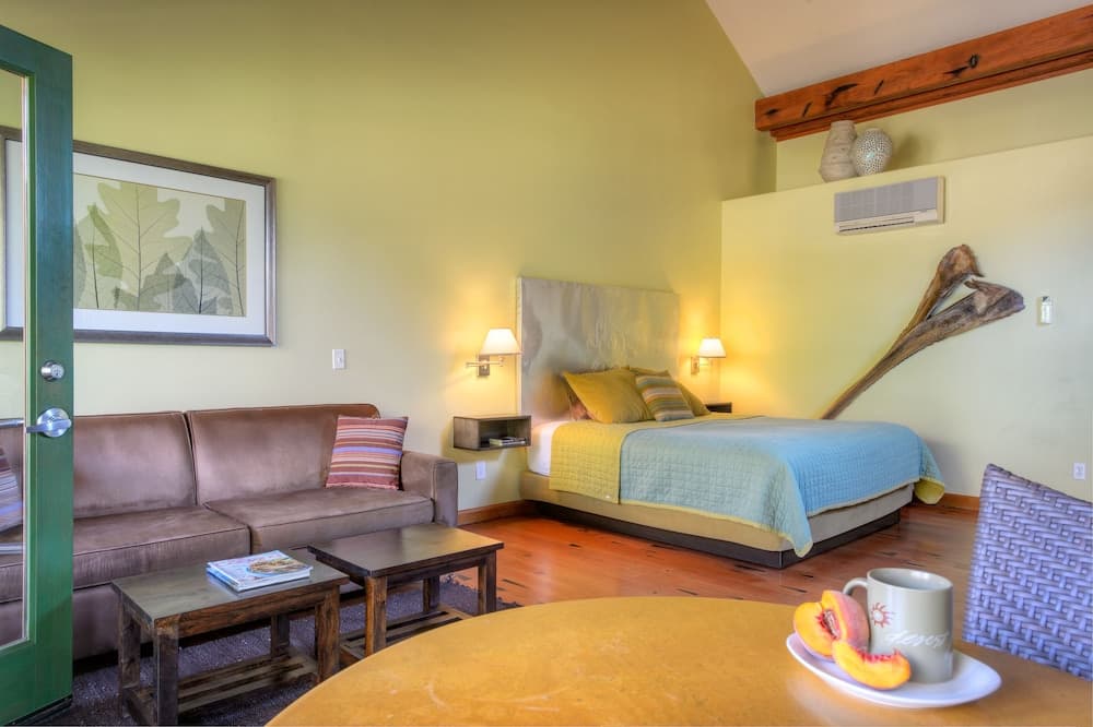 Desert Pearl Inn interior in Springdale, UT — gallery photo 2