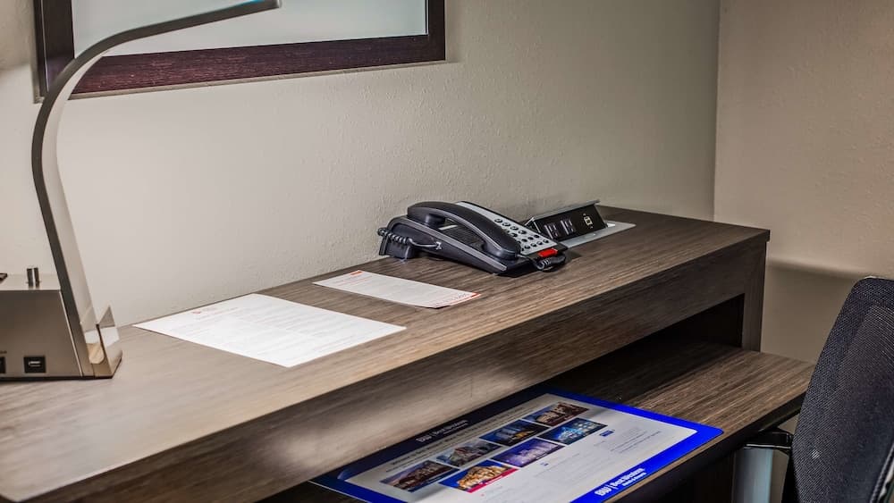 Holiday Inn Express And Suites Pasadena Houston Southeast by IHG interior in Pasadena, TX — gallery photo 2