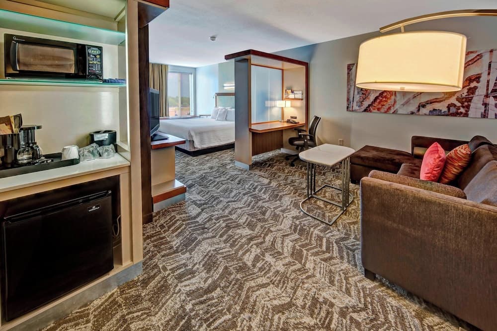 Springhill Suites by Marriott Moore interior in Moore, OK — gallery photo 2