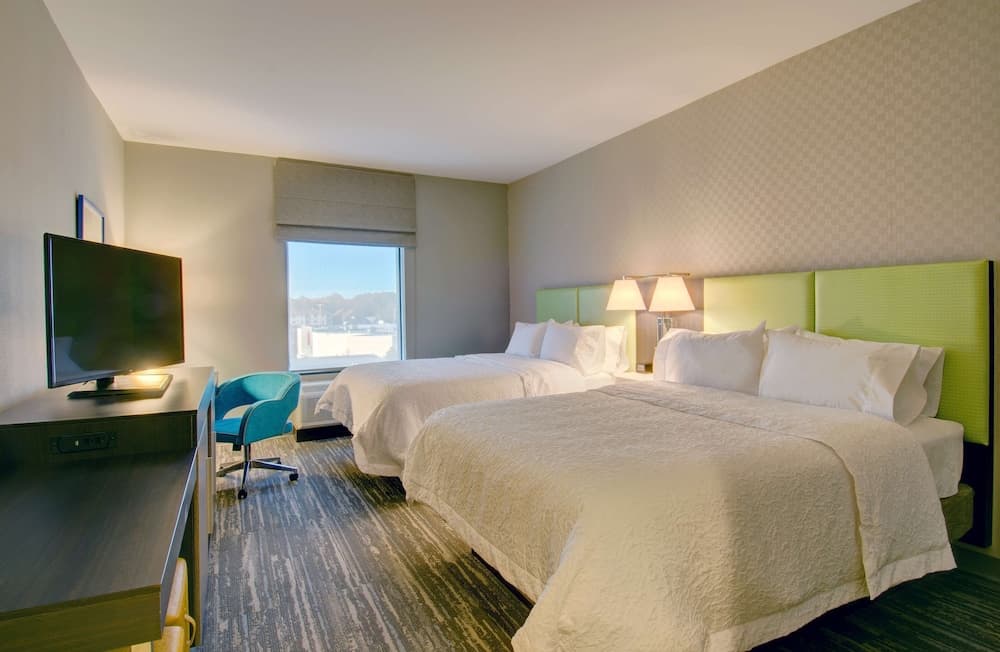 Hampton Inn & Suites Boston/Stoughton gallery photo in Stoughton — image 37