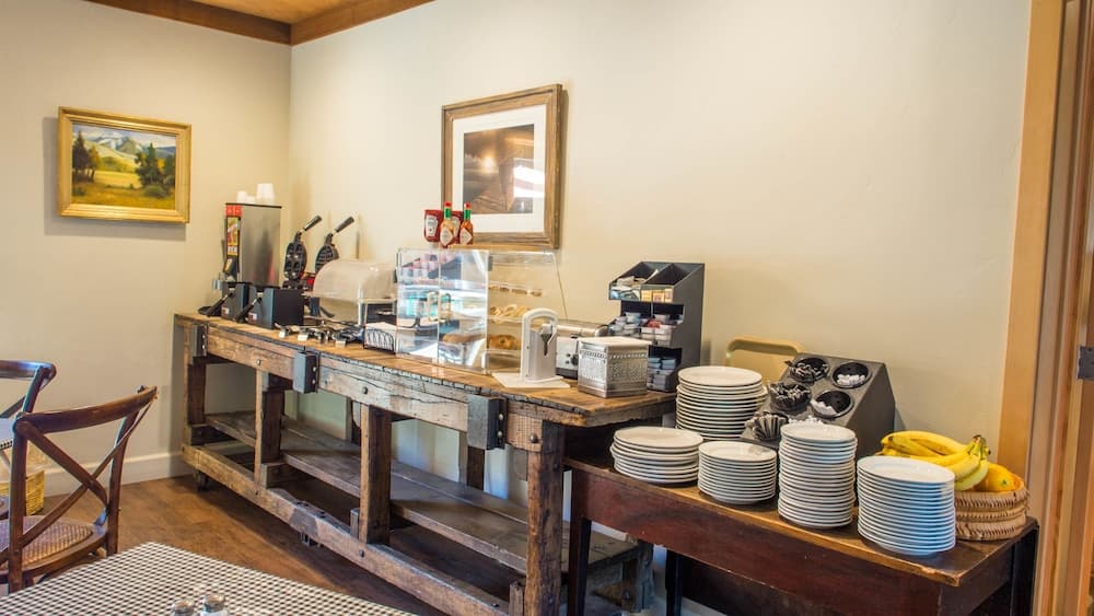 Riverside Inn gallery photo in Grants Pass, OR — image 27