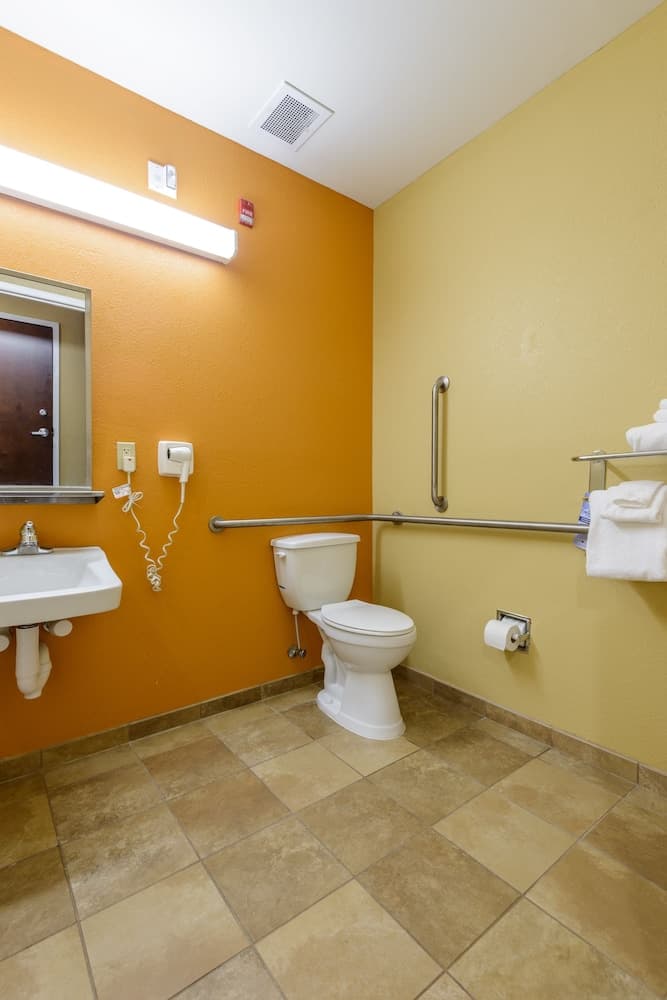 Microtel Inn & Suites by Wyndham Greenville/University Medic gallery photo in Greenville, NC — image 16