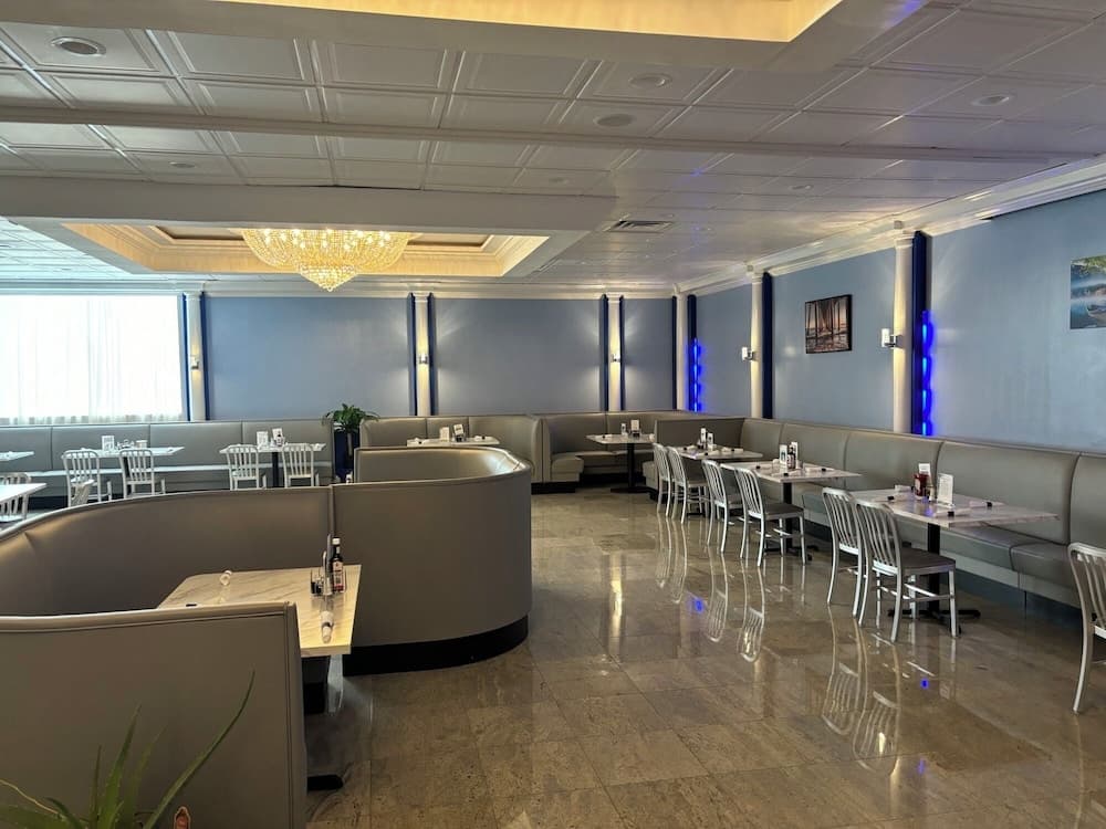 Ramada by Wyndham Butler/Tesla Biohealing Resort gallery photo in Butler, PA — image 39
