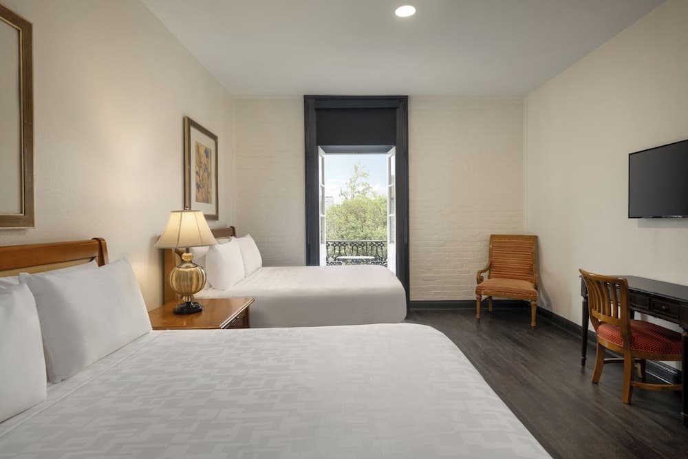 Le Richelieu Hotel property views in New Orleans, LA — gallery photo 3