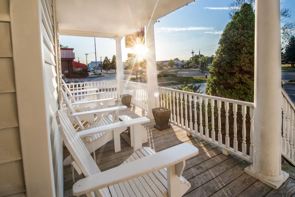 Our Guest Inn and Suites - Downtown gallery photo in Port Clinton, OH — image 5