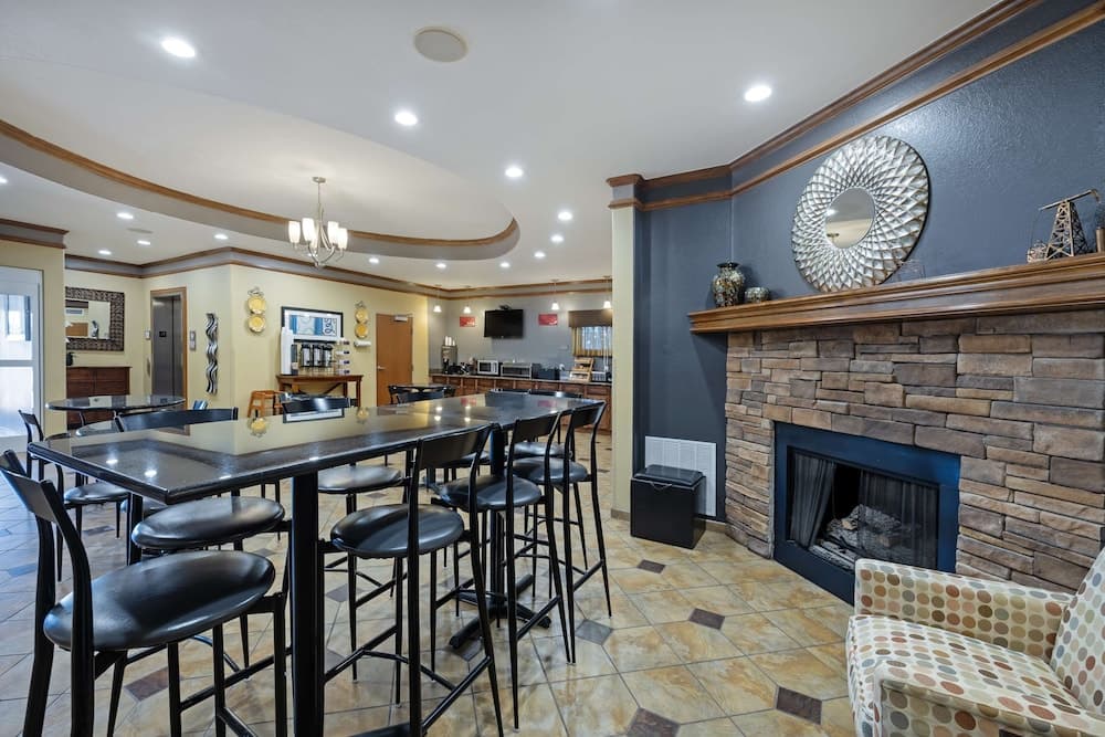 Best Western Plus Guymon Hotel & Suites interior in Guymon, OK — gallery photo 2