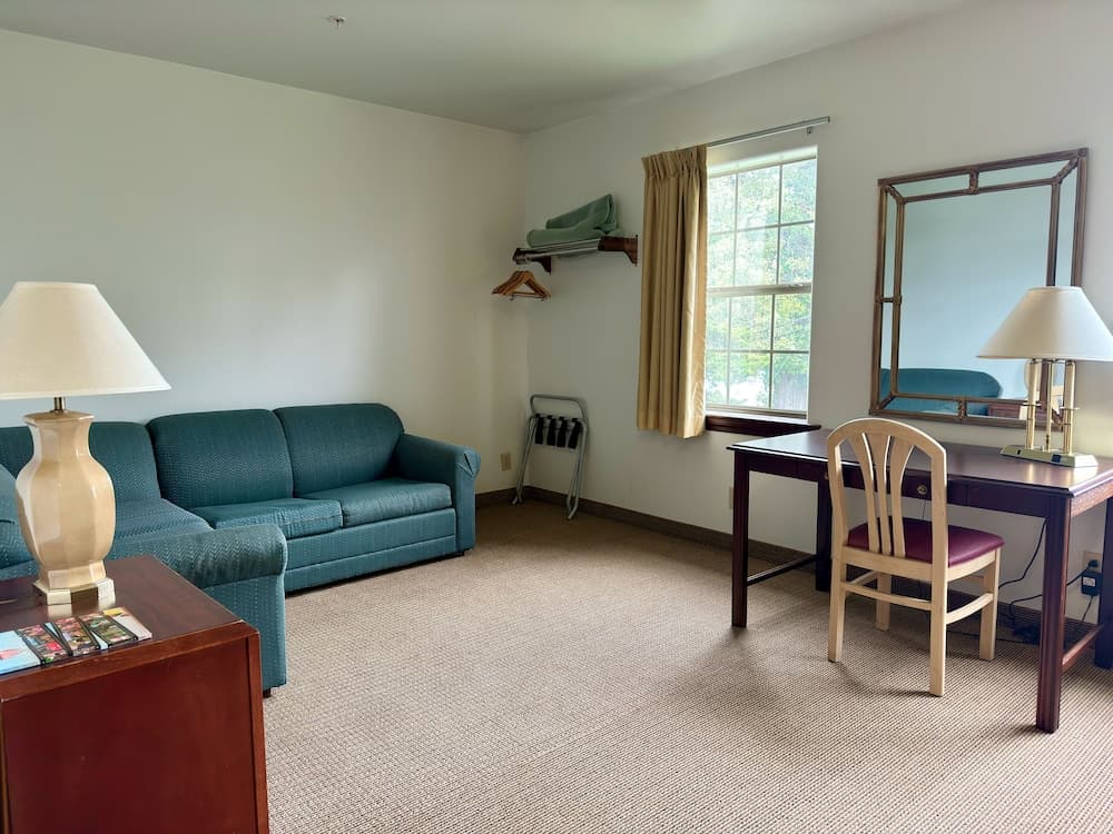 Passport Inn gallery photo in Paradise — image 12