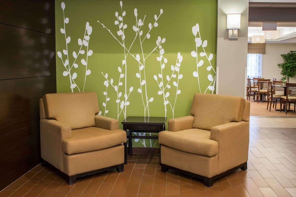 Sleep Inn And Suites interior in Midlothian, VA — gallery photo 2