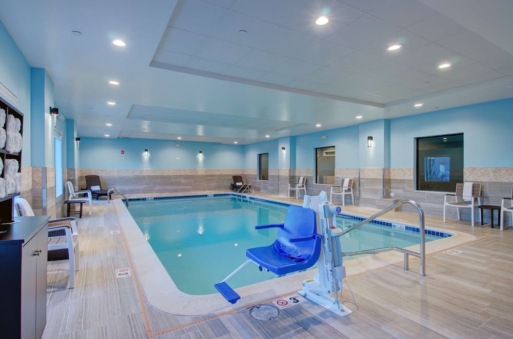 Hampton Inn & Suites Boston/Stoughton gallery photo in Stoughton — image 7