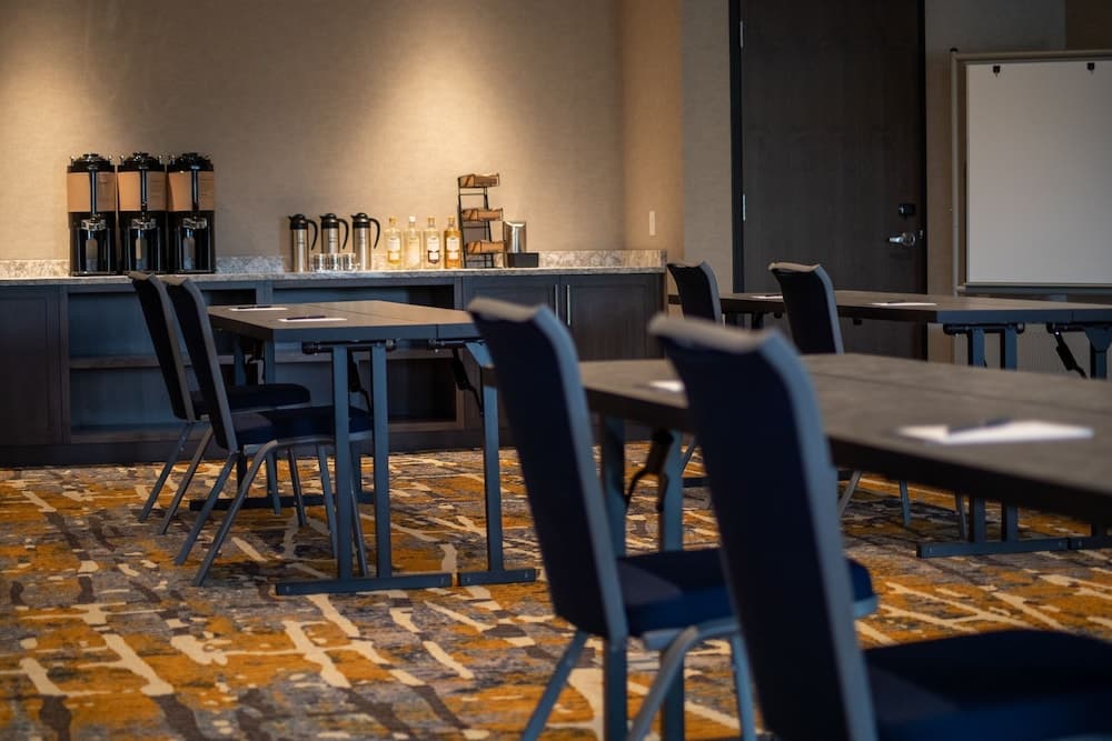 Hyatt Place Altoona/Des Moines interior in Altoona, IA — gallery photo 2