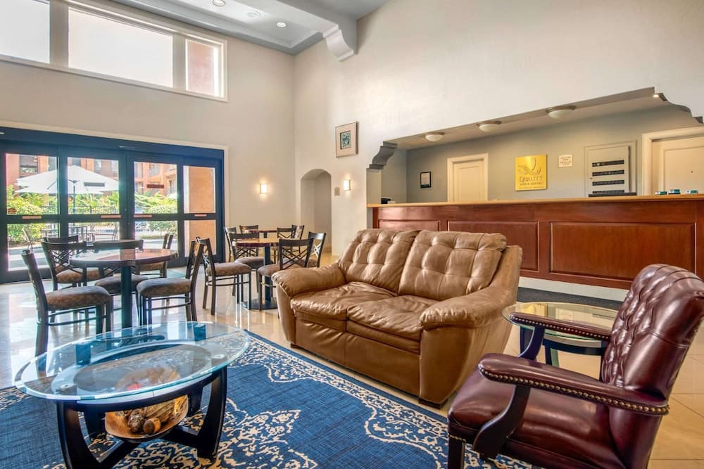 Quality Inn & Suites Jacksonville-Baymeadows interior in Jacksonville, FL — gallery photo 2