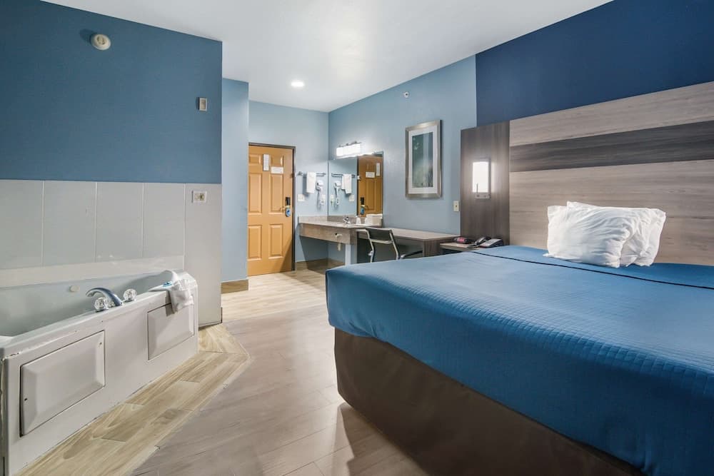 Rodeway Inn Carrollton I-35E interior in Carrollton, TX — gallery photo 2