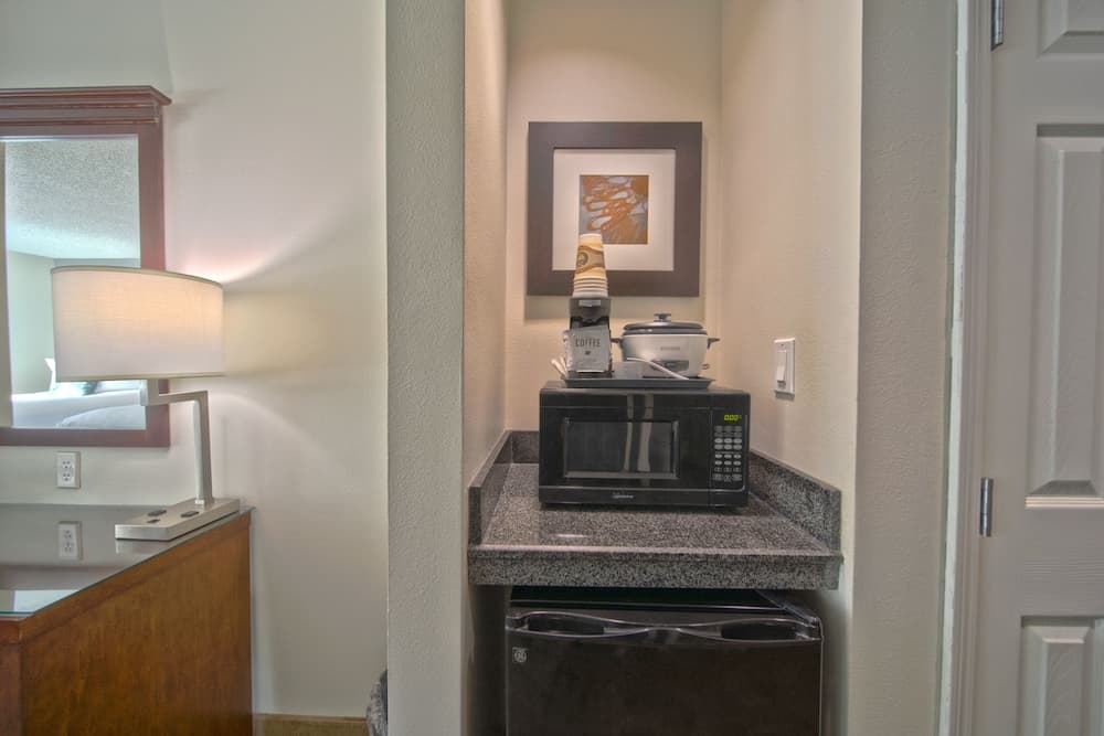 Wingate by Wyndham - Round Rock interior in Round Rock, TX — gallery photo 2