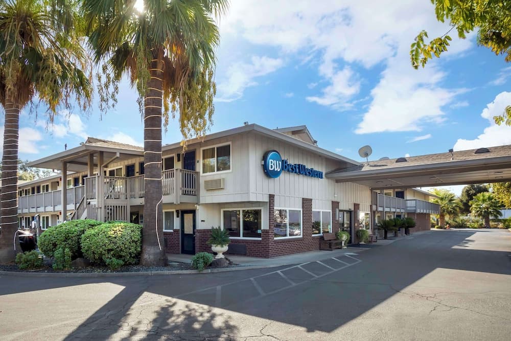 Best Western Shadow Inn featured exterior or lobby in Woodland, CA — similar hotel