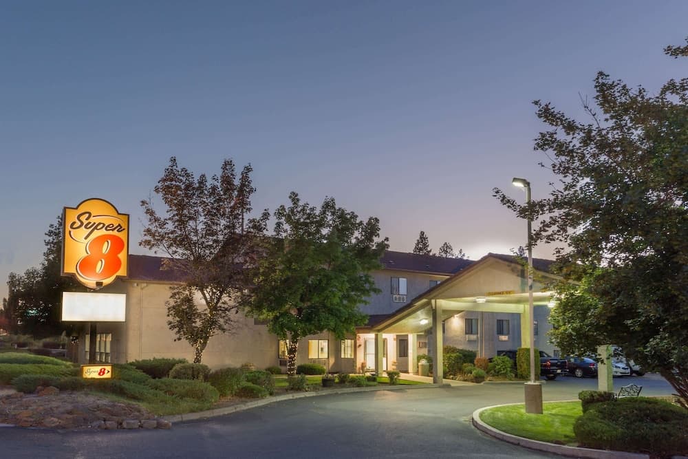 Super 8 by Wyndham Bend featured exterior or lobby in Bend, OR — similar hotel