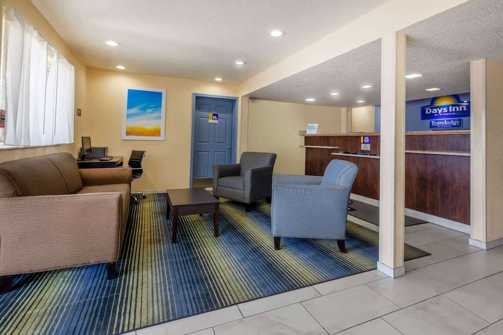 Travelodge By Wyndham Charles Town/Harpers Ferry interior in Charles Town, WV — gallery photo 2