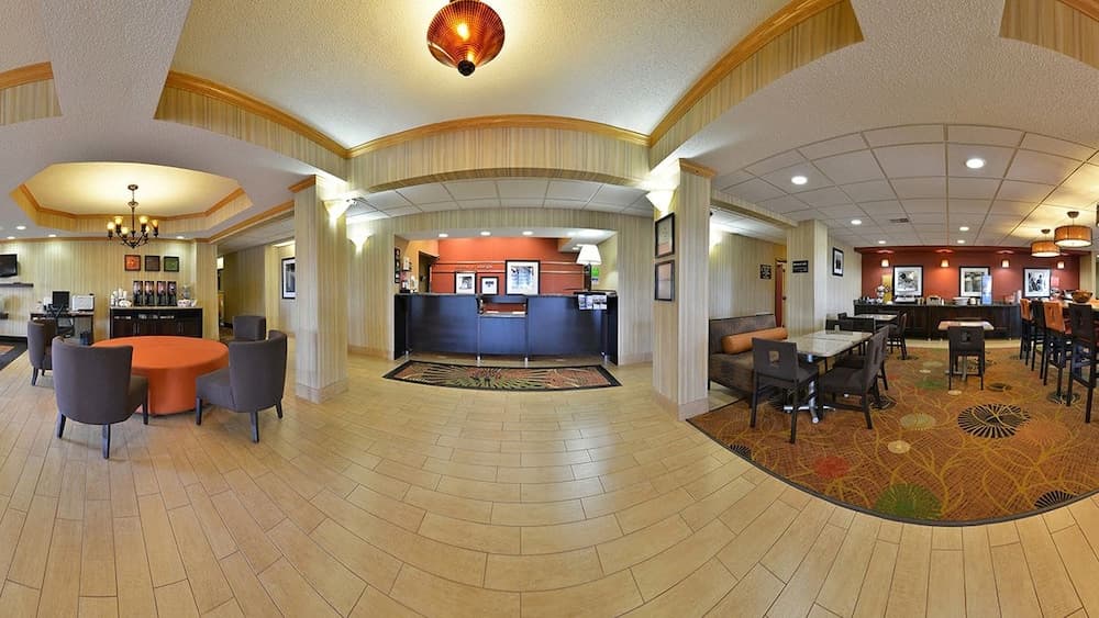 Hampton Inn Sturgis-Lagrange Area interior in Sturgis, MI — gallery photo 2