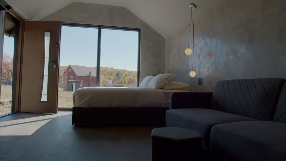 Emrose Luxury Cabins interior in Brandon — gallery photo 2