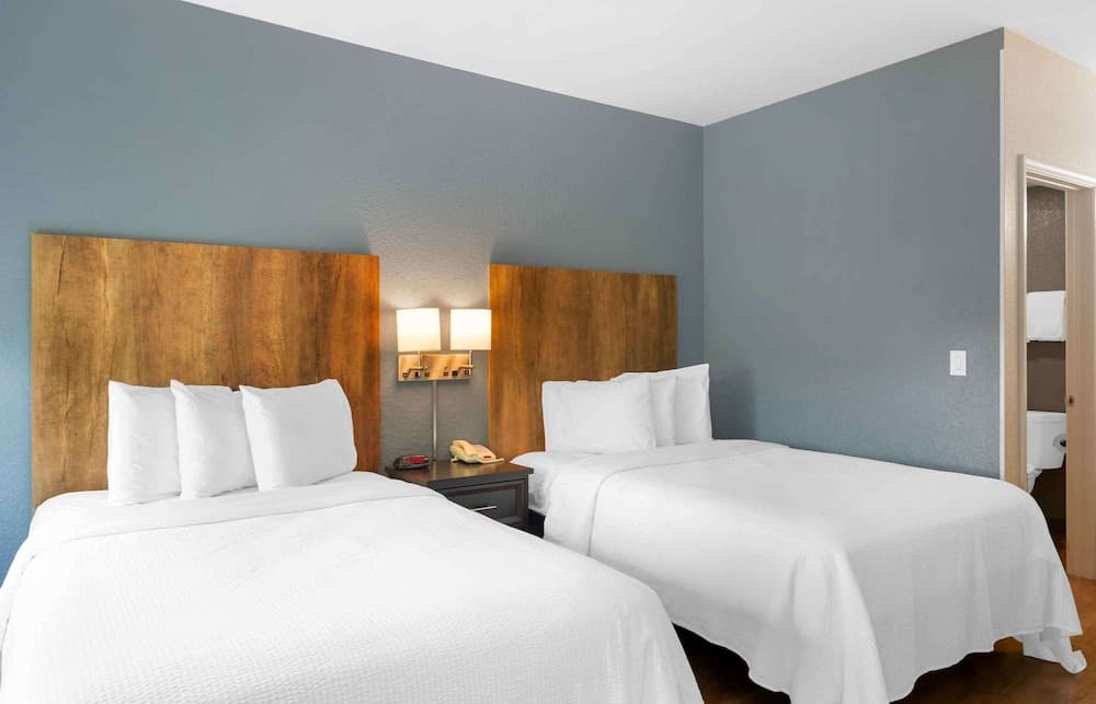 Extended Stay America Premier Suites Ft Lauderdale CypressCk gallery photo in Pompano Beach, FL — image 10