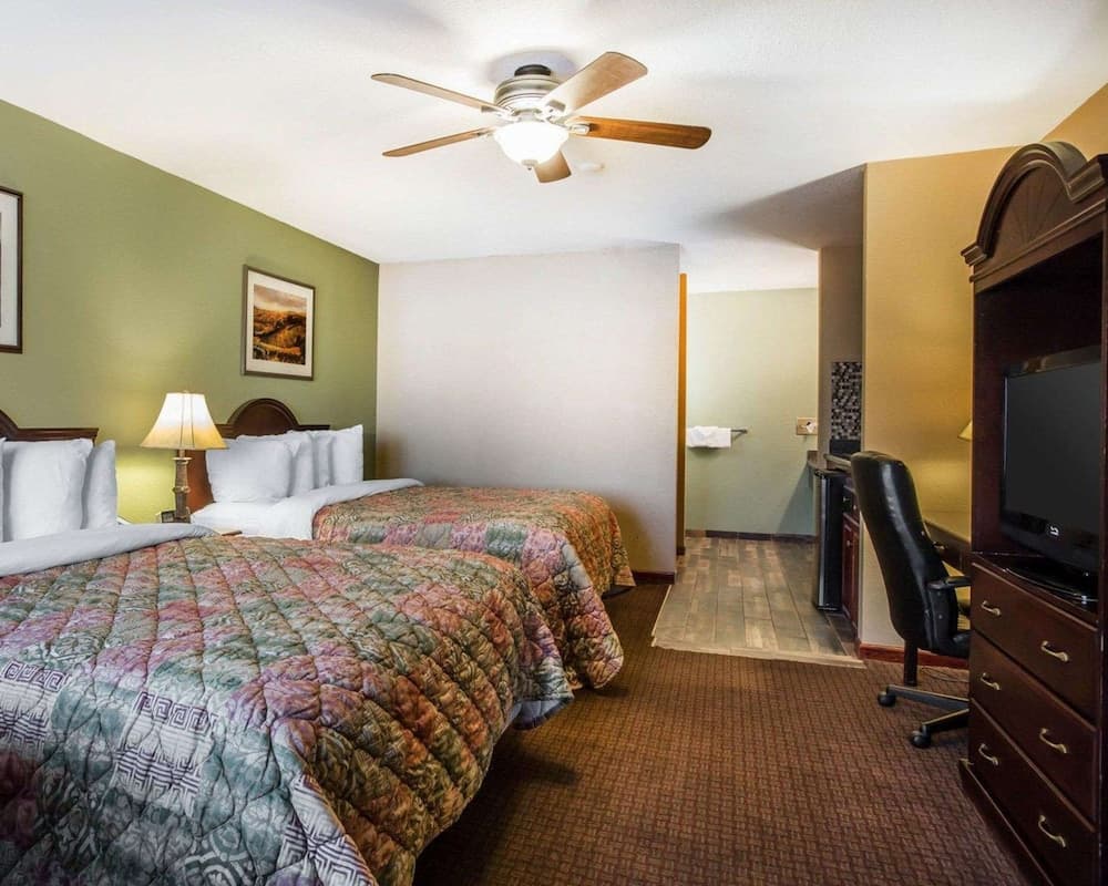 Quality Inn & Suites Cameron Park Shingle Springs gallery photo in Shingle Springs, CA — image 18