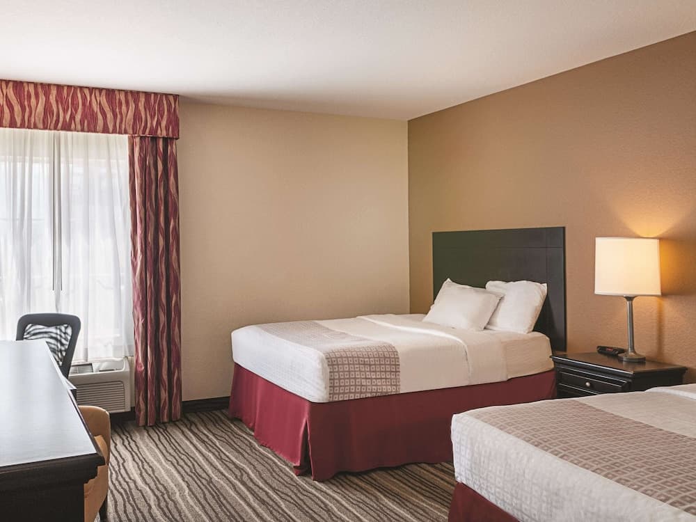 La Quinta Inn & Suites by Wyndham Slidell - North Shore Area gallery photo in Slidell, LA — image 21