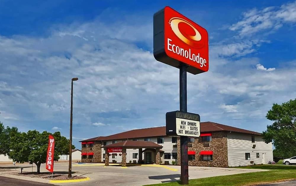 Park Inn featured exterior or lobby in Ortonville, MN — similar hotel