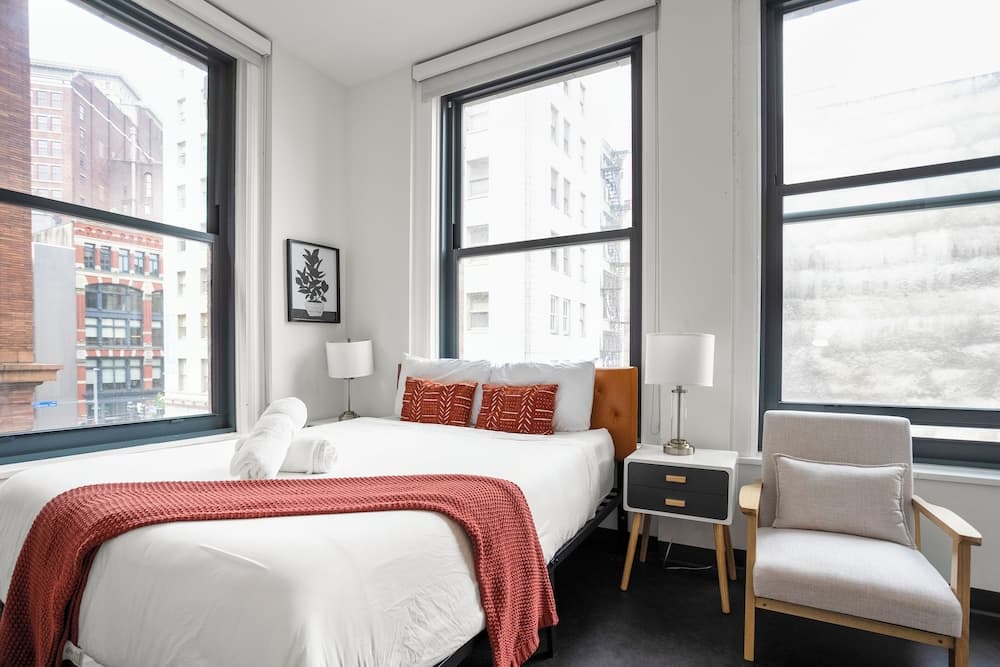 CozySuites - William interior in Pittsburgh, PA — gallery photo 2