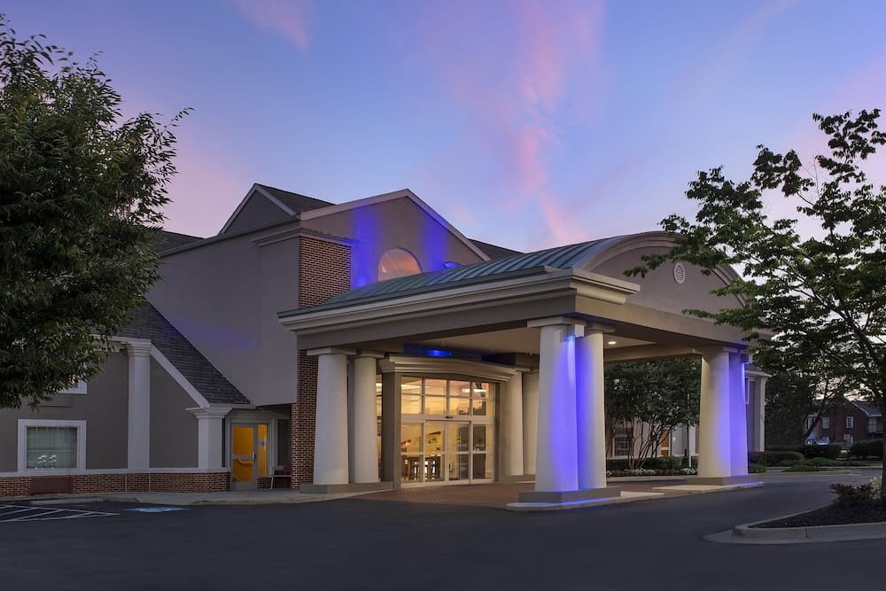 Holiday Inn Express & Suites Annapolis by IHG featured exterior or lobby in Annapolis, MD — similar hotel