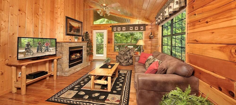 Honey Bear Den featured exterior or lobby in Sevierville, TN — similar hotel