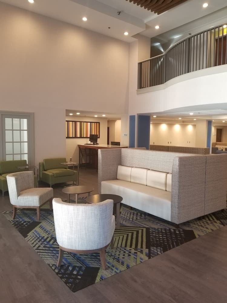 Holiday Inn Express Columbia NE - Fort Jackson by IHG property views in Columbia, SC — gallery photo 3