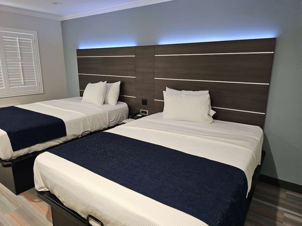 Travelodge by Wyndham Fullerton Near Anaheim gallery photo in Fullerton, CA — image 19