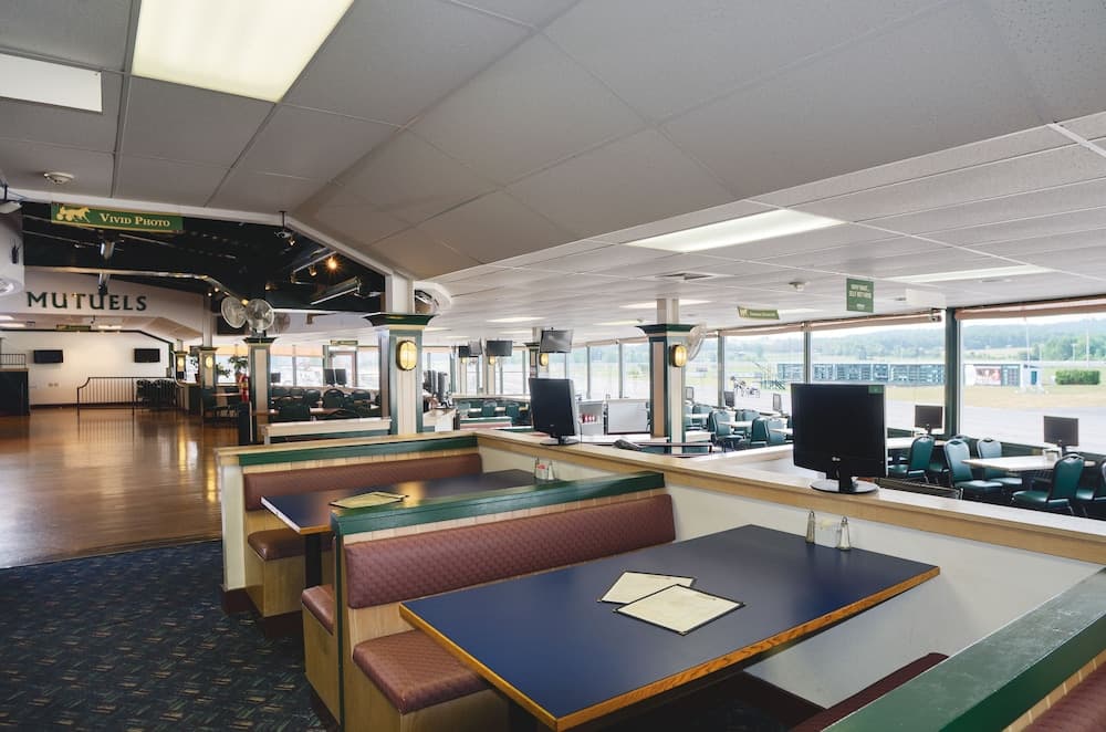 Vernon Downs Casino and Hotel gallery photo in Vernon — image 5