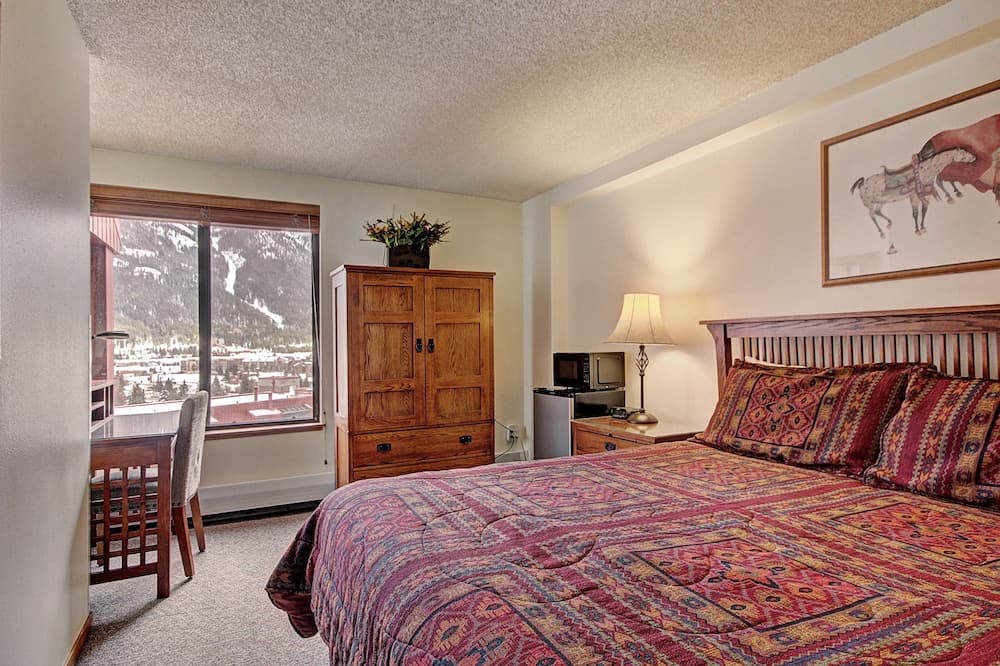 VS641H Village Square 1Br 1Ba Hotel Room interior in Copper Mountain, CO — gallery photo 2