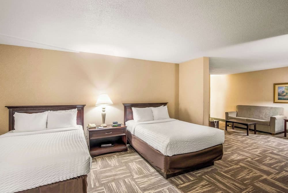 Clarion Inn Grand Junction property views in Grand Junction, CO — gallery photo 3