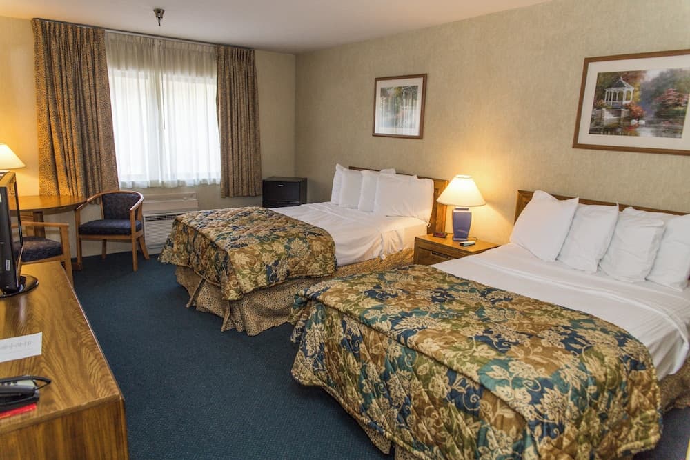 The Inn at Snowshoe interior in Snowshoe — gallery photo 2
