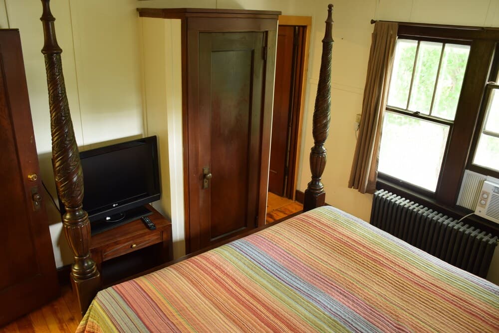 The Baseball Hotel gallery photo in Richfield Springs, NY — image 125