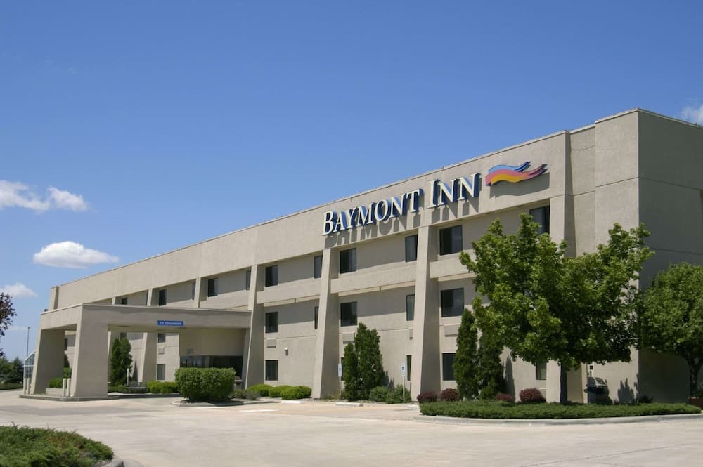 Baymont by Wyndham Springfield IL featured exterior or lobby in Springfield, IL — similar hotel