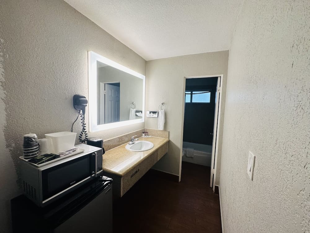 Casa Blanca Hotel - Orange gallery photo in Orange, CA — image 36