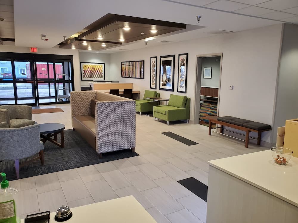 Holiday Inn Express & Suites Junction City by IHG interior in Junction City, KS — gallery photo 2
