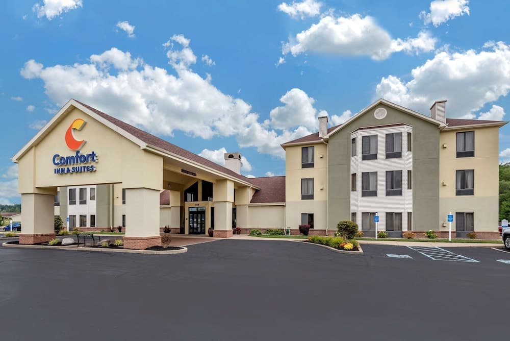 Comfort Inn & Suites Warsaw near US-30 gallery photo in Warsaw, IN — image 11