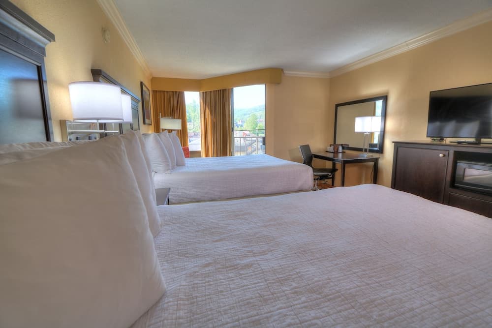 Edgewater Hotel - Gatlinburg property views in Gatlinburg, TN — gallery photo 3