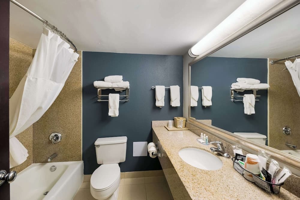 Clarion Hotel San Angelo near Convention Center interior in San Angelo, TX — gallery photo 2
