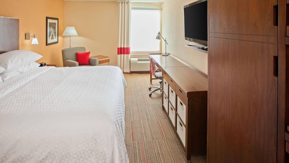 Fairfield Inn & Suites by Marriott Chattanooga interior in Chattanooga, TN — gallery photo 2