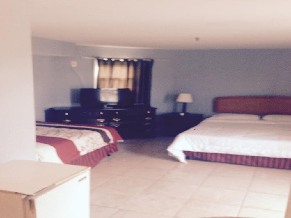 Hotel Charlee Sea Breeze - Oceanblock interior in Seaside Heights, NJ — gallery photo 2